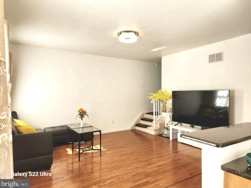 729 Schiller Ave, Trenton NJ 08610-6029 exterior