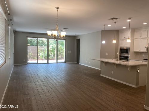 5712 28th St, Phoenix AZ  85040 exterior