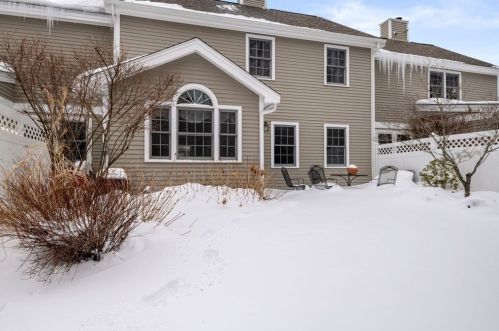 8 Ipswich Woods Dr, Ipswich, MA 01938-1624
