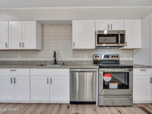 5526 Clarendon Ave, Phoenix AZ 85033-4118 exterior