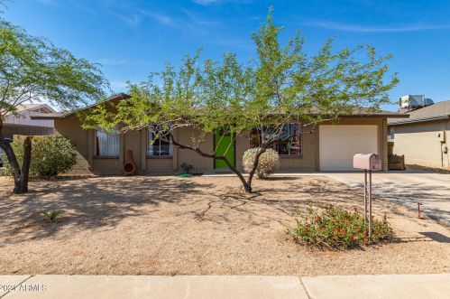 1714 Behrend Dr, Phoenix, AZ 85024-1204