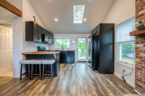 280 Great Pond Rd, Eastham MA  02642-2402 exterior