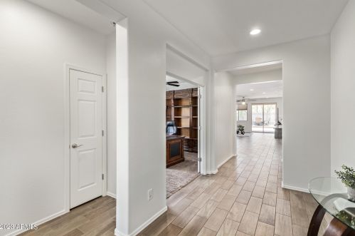 31220 26th Dr, Phoenix, AZ 85085-7127