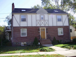 38 Cloverdale Rd, Newton, MA 02461-1811