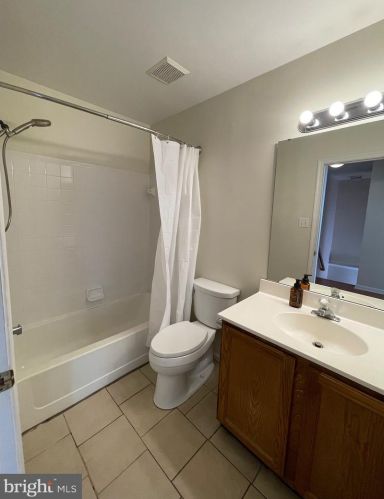 8 Coachlight Dr, Erial NJ 08081-5609 exterior