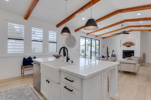 4013 49 Pl, Phoenix AZ 85018-2965 exterior