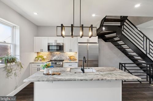 426 Markle St, Philadelphia PA  19128-3605 exterior