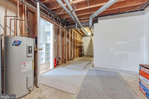 16 Maple St, West Deptford NJ  08096-2583 exterior