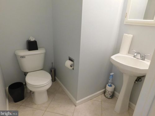 612 Schaeffer Ave, West Deptford NJ 08096-6631 exterior