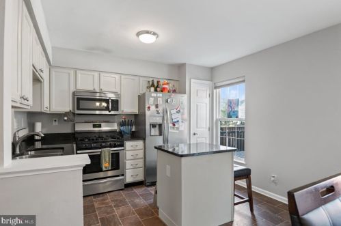 66 Coachlight Dr, Erial NJ 08081-5606 exterior