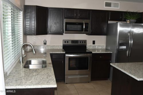 4061 Aster Dr, Phoenix AZ 85032-7318 exterior