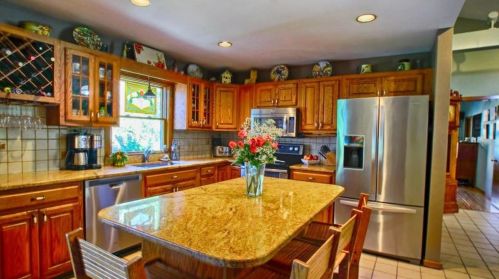 180 Hope St, Seekonk MA 02771-3001 exterior