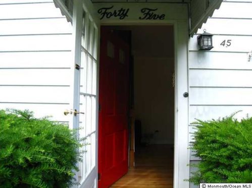 45 Church St, Tinton Falls NJ  07724-1802 exterior