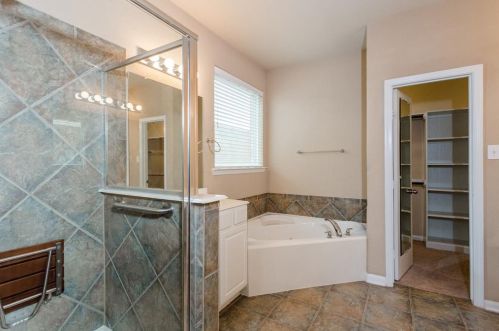 6311 Carnaby Ln, Richmond TX 77471-4588 exterior