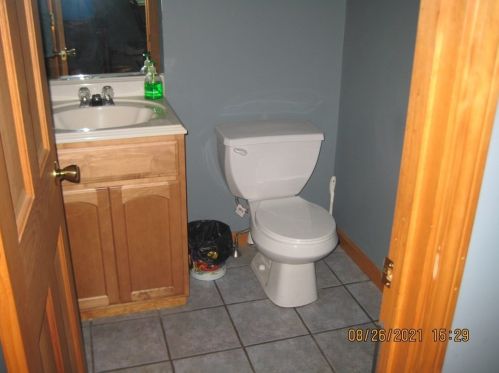 37 Ludlow Rd, South Hadley MA 01075-3004 exterior