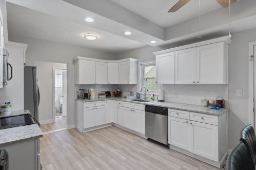 73 Barrows St, Dedham MA 02026-3050 exterior