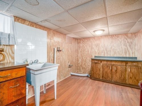 122 Clark St, New Bedford MA 02740-7023 exterior