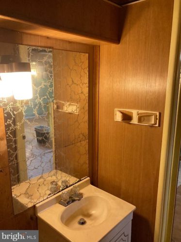 124 Military Dr, West Deptford NJ 08063-1507 exterior