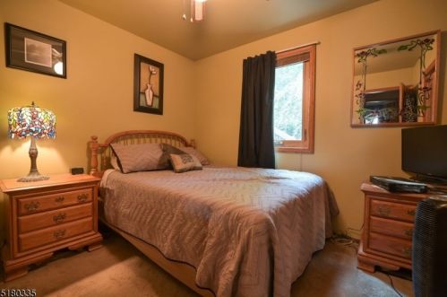 377 Skyline Lk Dr, Skyline Lakes NJ 07456-1953 exterior