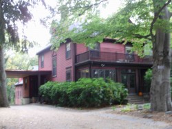 175 Elgin St, Newton, MA 02459-2301