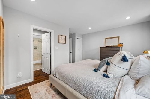 864 20th St, Philadelphia PA  19130-2025 exterior