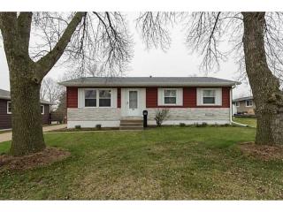 102 Clark St, Hiawatha, IA 52233-1517