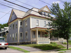 257 Pearl St, Newton, MA 02458-1344