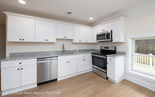 431 Cooper Rd, Tinton Falls NJ  07701-6013 exterior