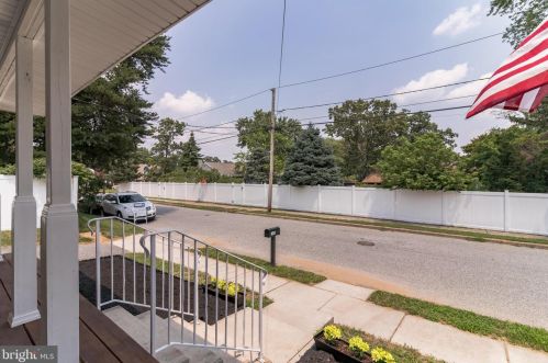 1564 Center St, West Deptford NJ  08086-3098 exterior