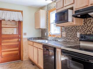 29 Dana St, Montgomery MA  01085-2617 exterior