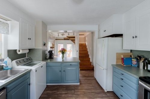 31 Indian Lk Pkwy, Worcester MA 01605-1215 exterior