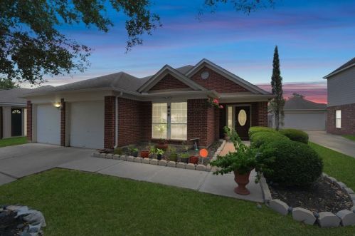 20526 Coleridge Ln, Richmond TX  77407-6373 exterior