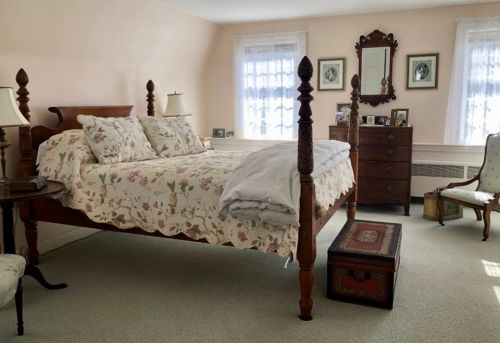 32 Old Farm Rd, Dedham MA 02026-4115 exterior