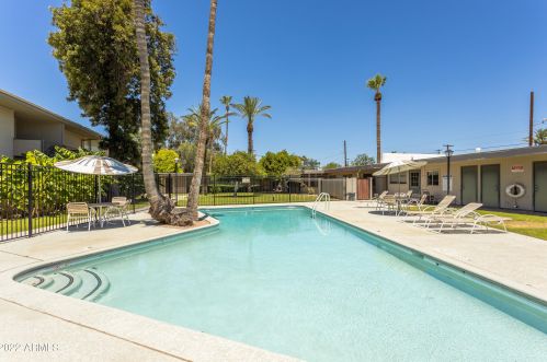 3270 Camelback Rd, Phoenix AZ  85017-3043 exterior