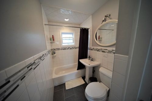 295 Southern Artery, Quincy MA 02169-2210 exterior