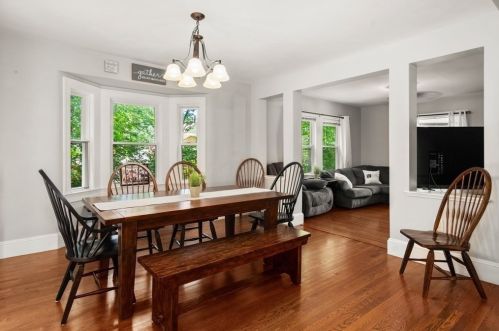 2054 Beacon St, Newton MA 02468-1445 exterior