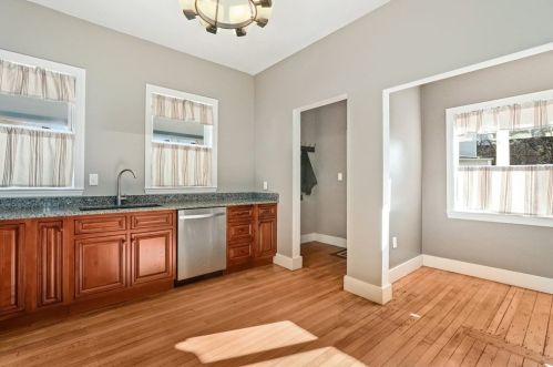 175 High St, Taunton, MA 02780-3537