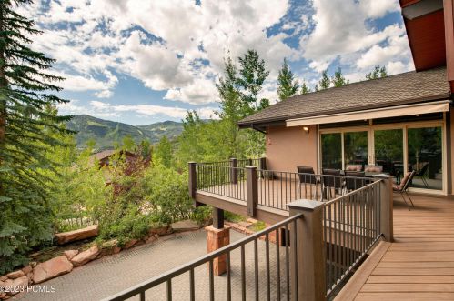 2068 Mahre Dr, Park City UT 84098-8508 exterior