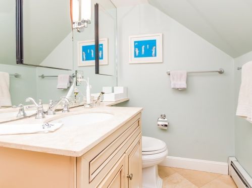 146 Arnold Rd, Newton MA 02459-3046 exterior