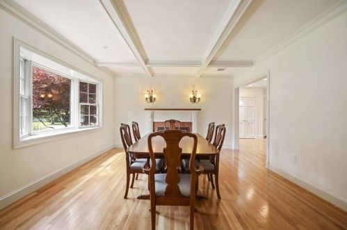 9 Independence Ln, Hingham MA exterior