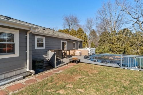 940 Randolph Ave, Milton MA 02186-4030 exterior