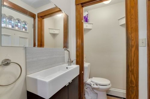 922 Furnace Brk Pkwy, Quincy MA 02169-2304 exterior