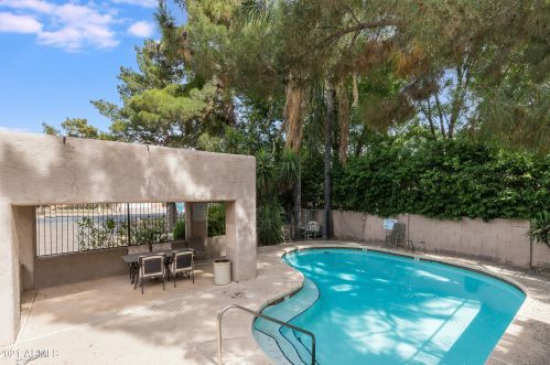 5310 3rd Ave, Phoenix AZ  85013-2062 exterior