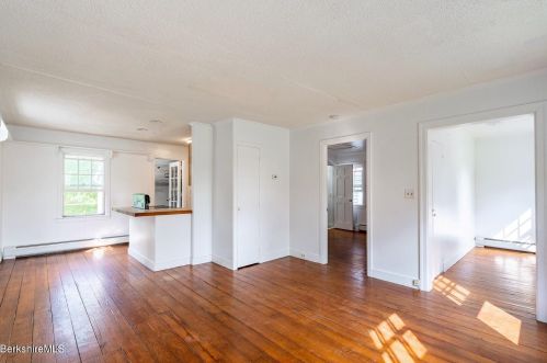 590 Main St, Sheffield MA 01257-9696 exterior