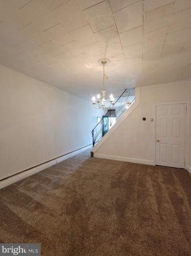 4904 Knorr St, Philadelphia, PA 19135-2402