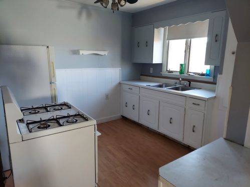 9 Grant St, Taunton MA 02780-3133 exterior