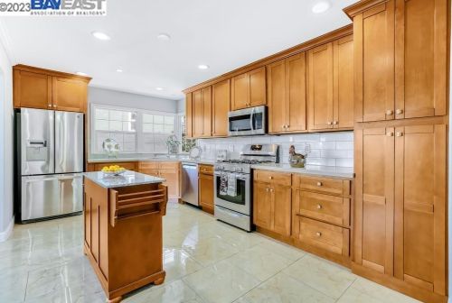 1225 Sandelin Ave, San Leandro CA  94577-3956 exterior