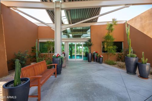 21824 39 St, Phoenix AZ 85050-4881 exterior