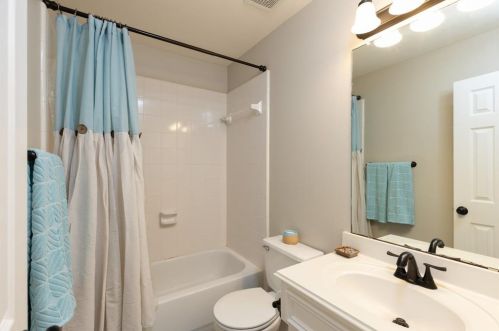 1531 Bellwood Lk Dr, Richmond TX 77406-7972 exterior