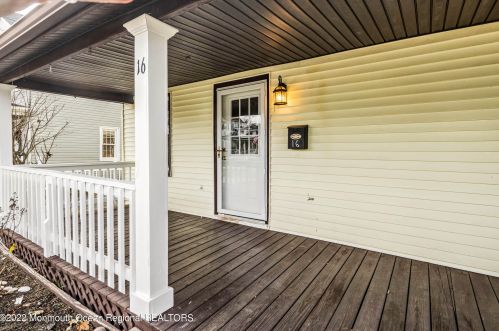 16 Mount St, Tinton Falls NJ  07701-1807 exterior